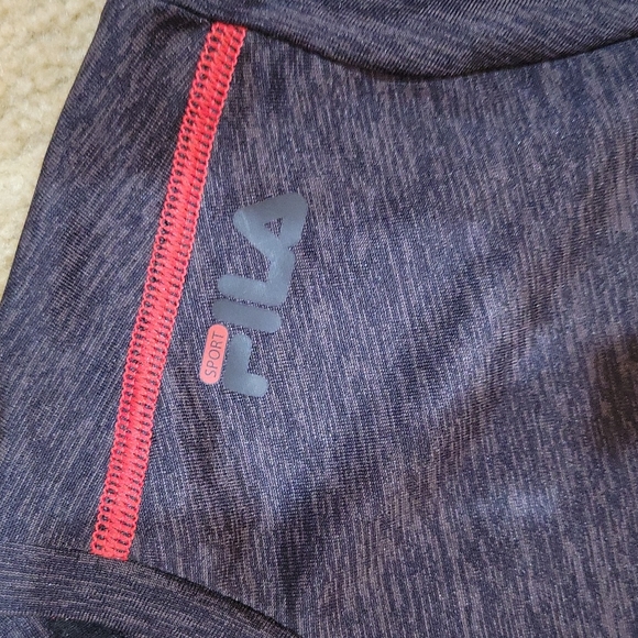Fila sport black with red accent on sides  long sleeve  extra large - Picture 9 of 9